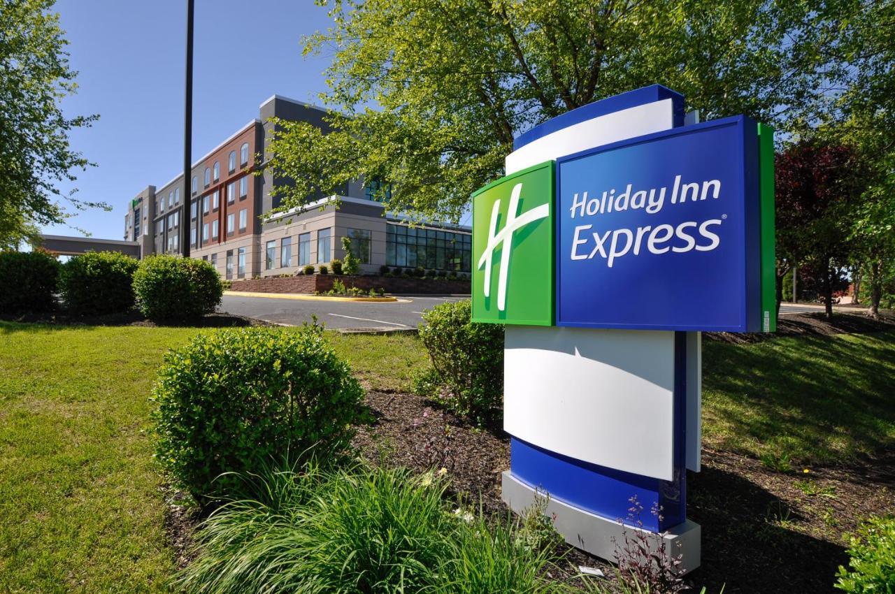 Holiday Inn Express Quantico - Stafford, An Ihg Hotel Exterior photo